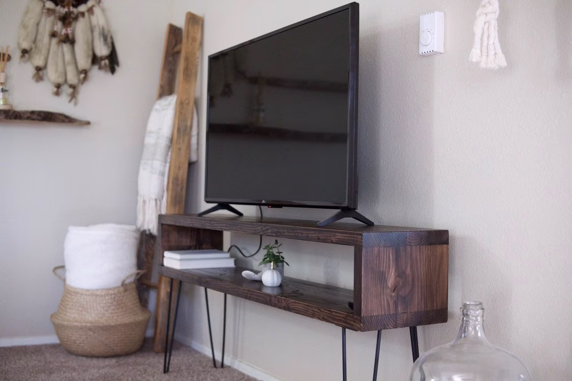 Ian Hamilton Store Tv Table