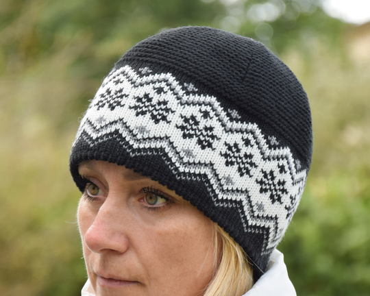 Black & White Nordic Cute Woolen Hat Fair Isle Ski Hat For Men & Women Fleece-Lined Scandinavian Winter Beanie With Textured Knit Birasi