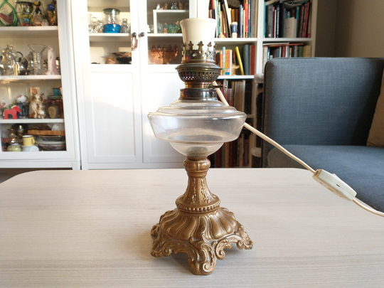 Classic Antique Table Lamp, Desk Victorian Ornament, Lodge, Petroleum Lamp