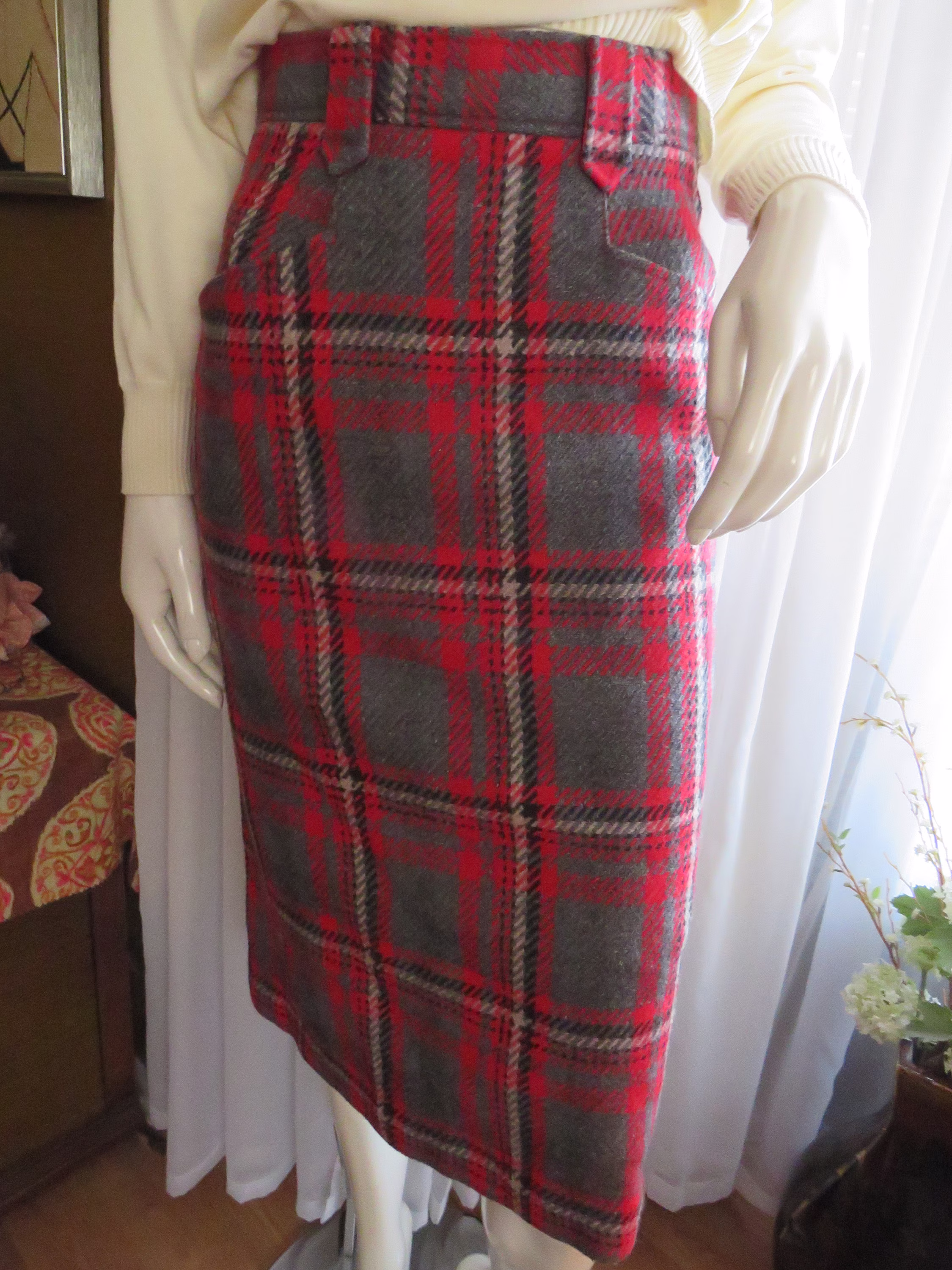 1980S'/1990S' Ladies Wool Hound-Tooth Plaid Pencil-Fit Skirt By ModeSize 26