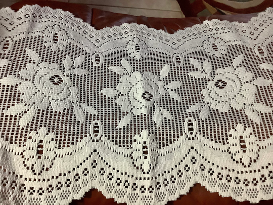 White Polyester Lace Table Runner Doily | 32" By 14" Excellent Condition