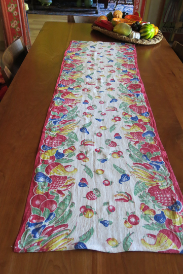 Vintage Style Farmhouse Country Table Runner