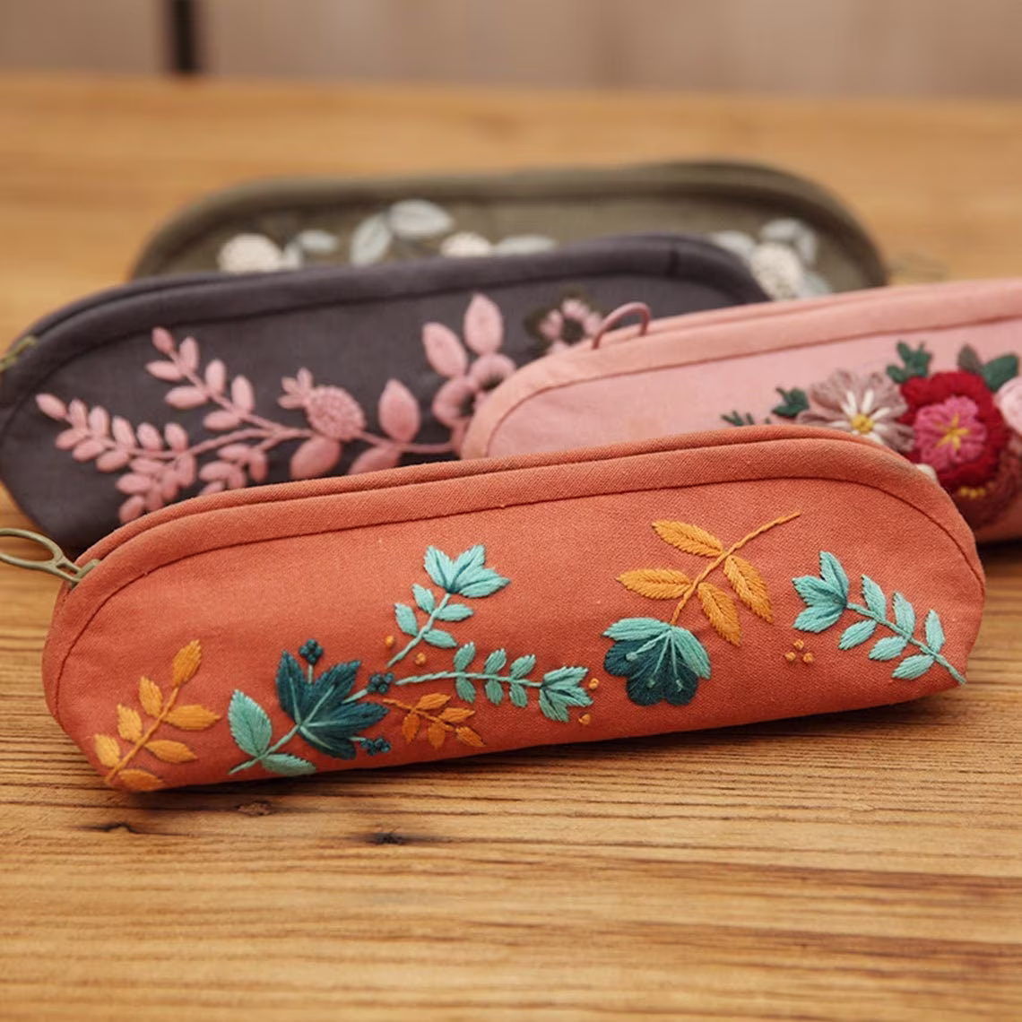 Hand Embroidery Kit Floral Pencil Case, Zip Pouch Pattern, Embroidered Messenger Bag, Make Up Travel Case