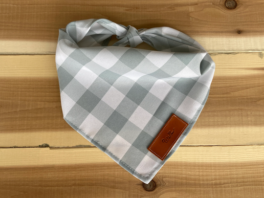 Dog Bandanas, Gray White Check Bandana Traditional Tie Personalized Leather Name Tag Bandanna, Over Collar, Pet Accessories