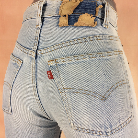 Size 25 Vintage Levi's 501 Button Fly Slim Fit Jeans | 25"W