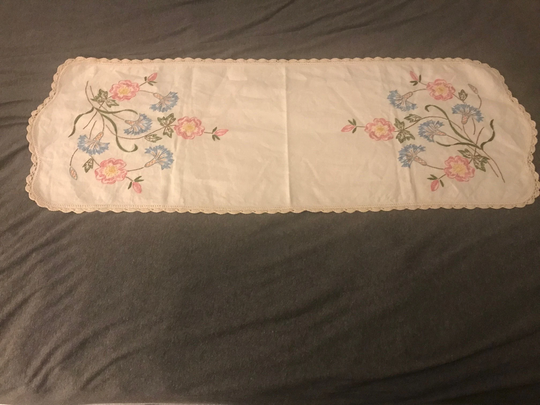 Embroidered Table Runner | #ffs6029