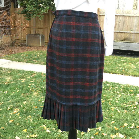 Vintage Plaid Wool Pencil Skirt, Pleated Bottom 1960S Office Fashion