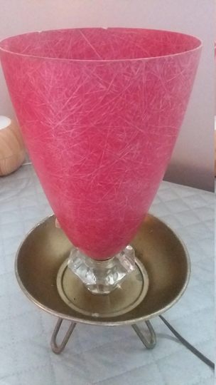 Retro Atomic Table Lamp W/Red Fiberglass Shade