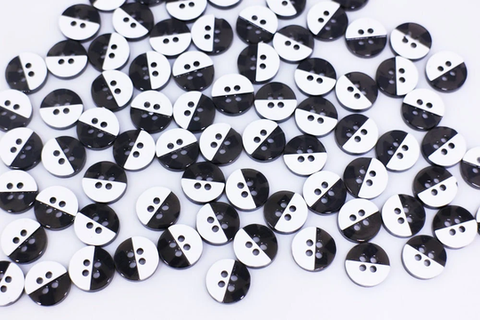 Black & White Button, Half Color, Two Colors, Marble Pattern, Made Of Resin, Four Holes, 11.5mm, Small Size, Stylish Cool Design