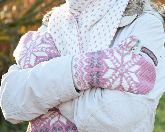 Pink Fleece-Lined Nordic Woolen Mittens With Fair Isle Pattern Knitted From The Traditional Jacquard Winter Set For Women Selbu Star