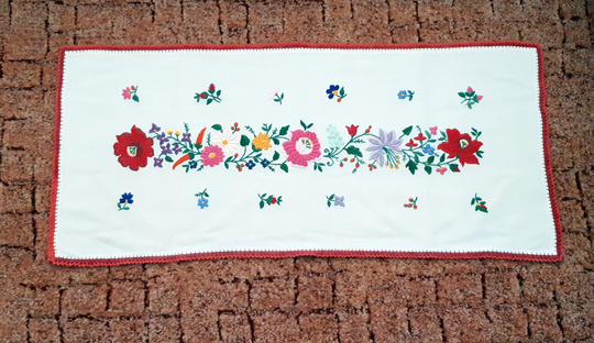 Hungarian Vintage Handmade Kalocsa Embroidered Table Runner Custom, Folk Art Linen Flower Pattern, Sewing Pattern Tablecloth