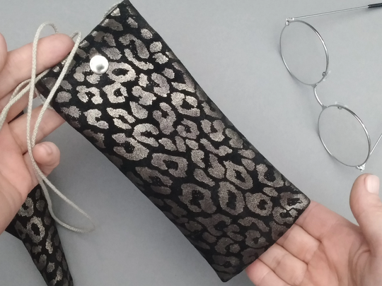 Black Glasses Case in Leopard Pattern Leather/Neck Bag Eyeglass Pencil Soft