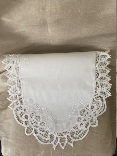 16"x 42" Oval Battenburg Lace Table Runner