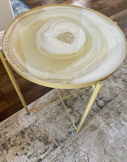 Luxury Resin Geode Accent End Table with Removable Tray Top, White & Gold Agate Decorative Table. Unique Gift For People Who Have Everything