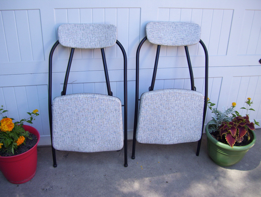 2 Atomic Black White Folding Chairs Hamilton Stylaire Model 90 Cosco Metal Mid Century Modern Padded Vinyl Seats