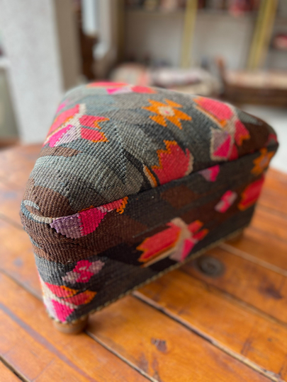 Triangle Kilim Ottoman, Kilim Ottoman Stool, Foot Rest, Beech Wood Vintage Furniture, Chair, Pouf