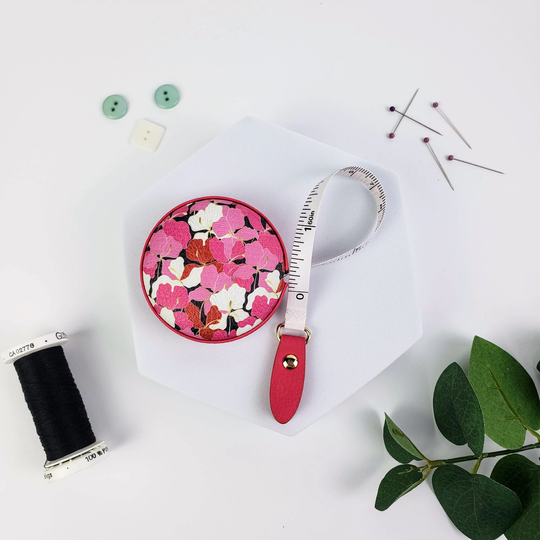 Pink Orchids Retractable Tape Measure, 60 Inch/150 Centimeter Flexible Measuring Tape, Easy Retract Pocket Floral Crafter Gift