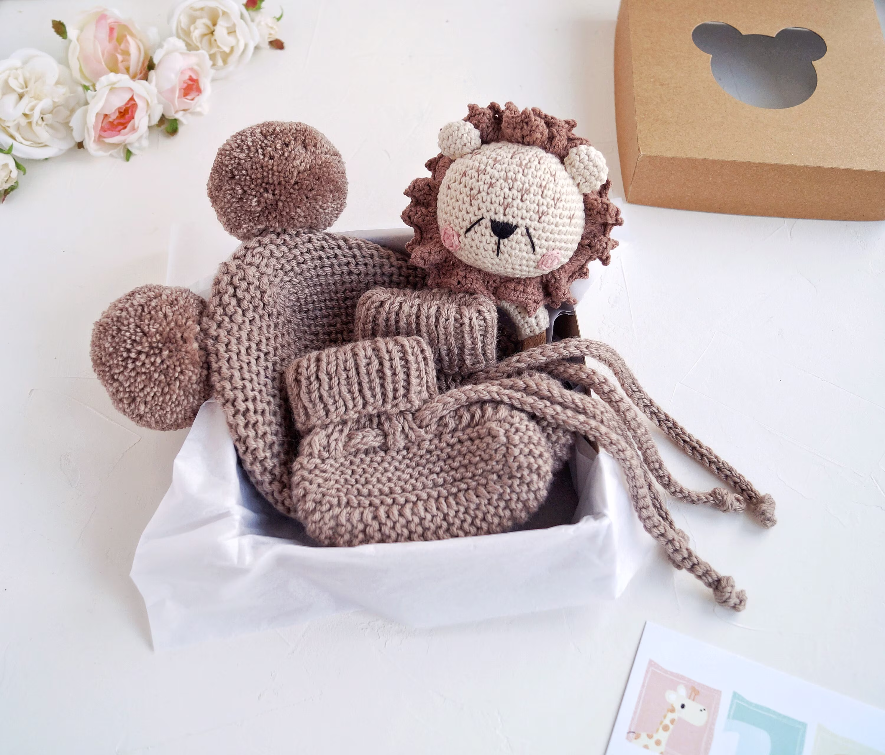 Lion Baby Gift Box For Pregnant Sister, Neutral Lion Set Safari Shower