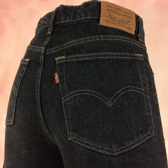Sz 30 Vintage Levi's 626 Women's Jeans W30 L31 High Waisted Slim Fit Tapered Leg Girlfriends Mom Skinny Made in Japan