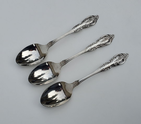 Oneida Sss Renoir Pembrooke Stainless Serving Spoon Set Of 3 Large Oval Spoons - 18/8 8.5" Ornate Floral + Scroll Handle