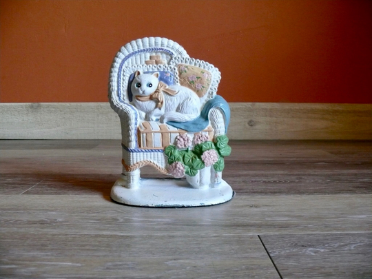 Cast Iron White Cat Wicker Chair Geranium Flower Doorstop, Vintage 8" Heavy Metal Kitten Bookend Accent, Front Porch Garden Kitty Decor