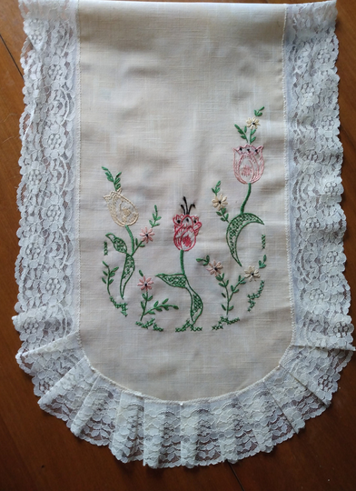 Floral Table Runner, Vintage Embroidery, Lace, Linen