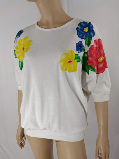 80's Top Shirt Women's White Colorful Flowers Applique Fresh Upbeat Cotton Excellent Condition Vintage By Koret Petites Hong Kong Size M