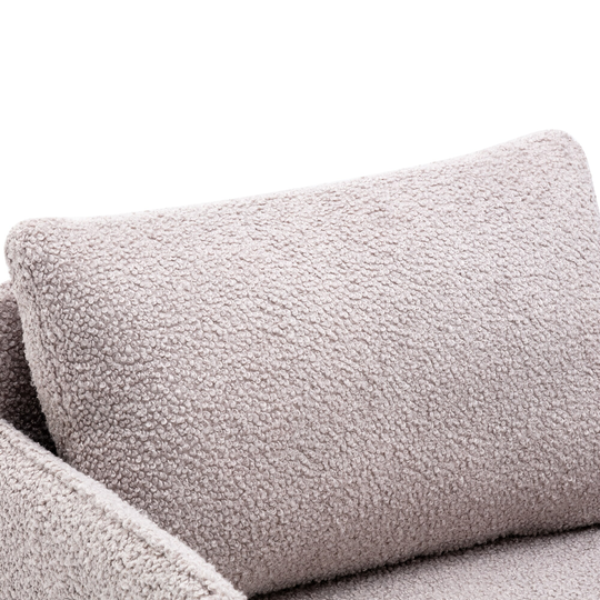 Elegantly tufted accent chair