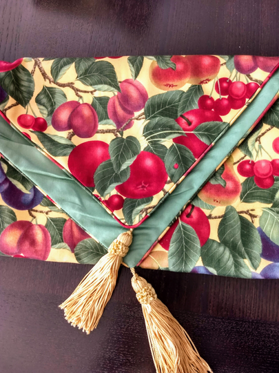 Cotton Fruits Print Table Runner/Rich Colorful Runner With Tassels/Made in USA Country Decorating Fall Tringle Ands Lined Cover/419