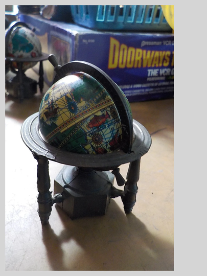 Vintage Earth Globe Pencil Sharpener Die-Cast 1960S Made in Hong Kong Free USA Shipping