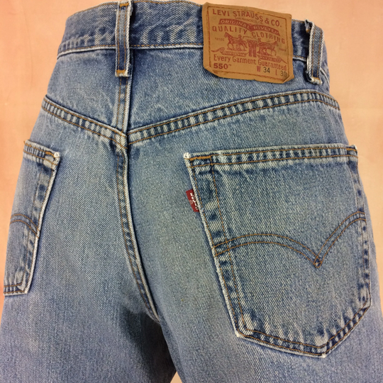 Size 32 Vintage Distressed Levis 550 Womens Jeans High Rise Light Wash Relaxed Fit Straight Leg Y2K's Mom Boyfriends Made in Usa