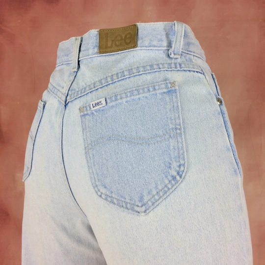 Sz 30 Vintage Distressed Lee Light Wash Women's Jeans W30 L28 Ultra High Waisted 90S Hourglass Tapered Leg Classic Mom