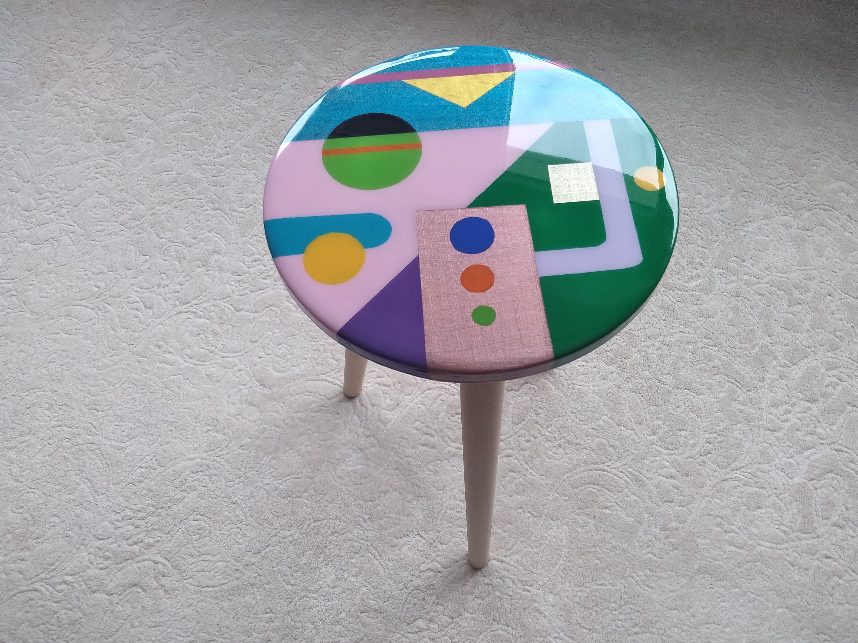 Wood Round Small Resin Side Coffee Table, Modern Wooden Epoxy Boho Bronze Unique End Sofa Low Bedside Bedroom Abstract Art Cool Table