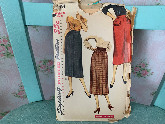 Vintage 1950S Pencil Skirts Pattern // Simplicity 4491 > Waist 32, Hip 41 Below Knee, Hip Patch Pockets "Simple To Make"
