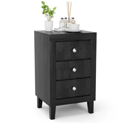 Doreah 3 - Drawer Nightstand