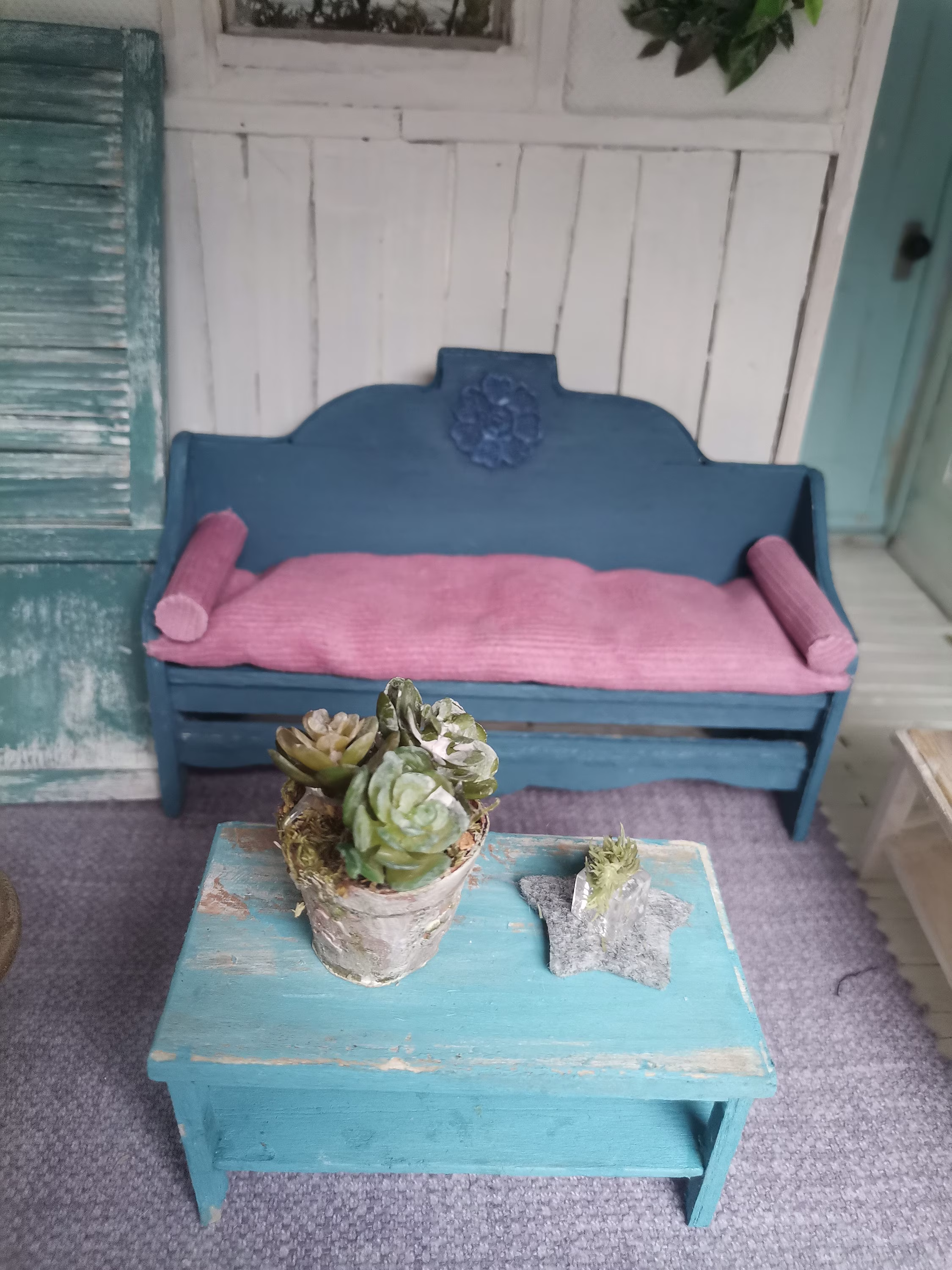 Miniature Dollhouse 112 Scale Bench Sofa, Mini Furniture, Sofa Chair With 1 Cushion & 2 Pillows Couch