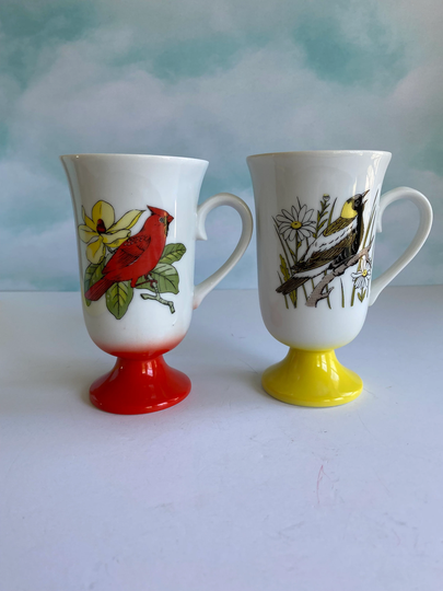 Vtg Footed Japan Bird Mugs, Colorful Bottoms Mugs Japan, Set Of 2 Coffee Retro Fred Roberts