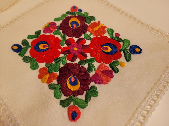4 Vtg Colorful Embroidered Table Decor/Doilies Coasters