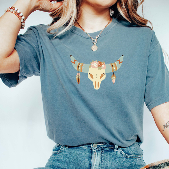 Comfort Colors Boho Shirt, Cow Skull Top, T-Shirt, Comfy Oversized Sun Lover, Style, Gift