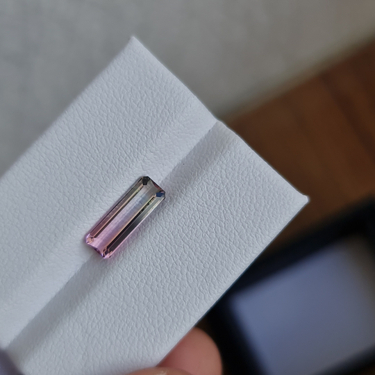 Bi Color Tourmaline. Natural Tourmaline 1.60Ct. Pink - Colorless. Cd255