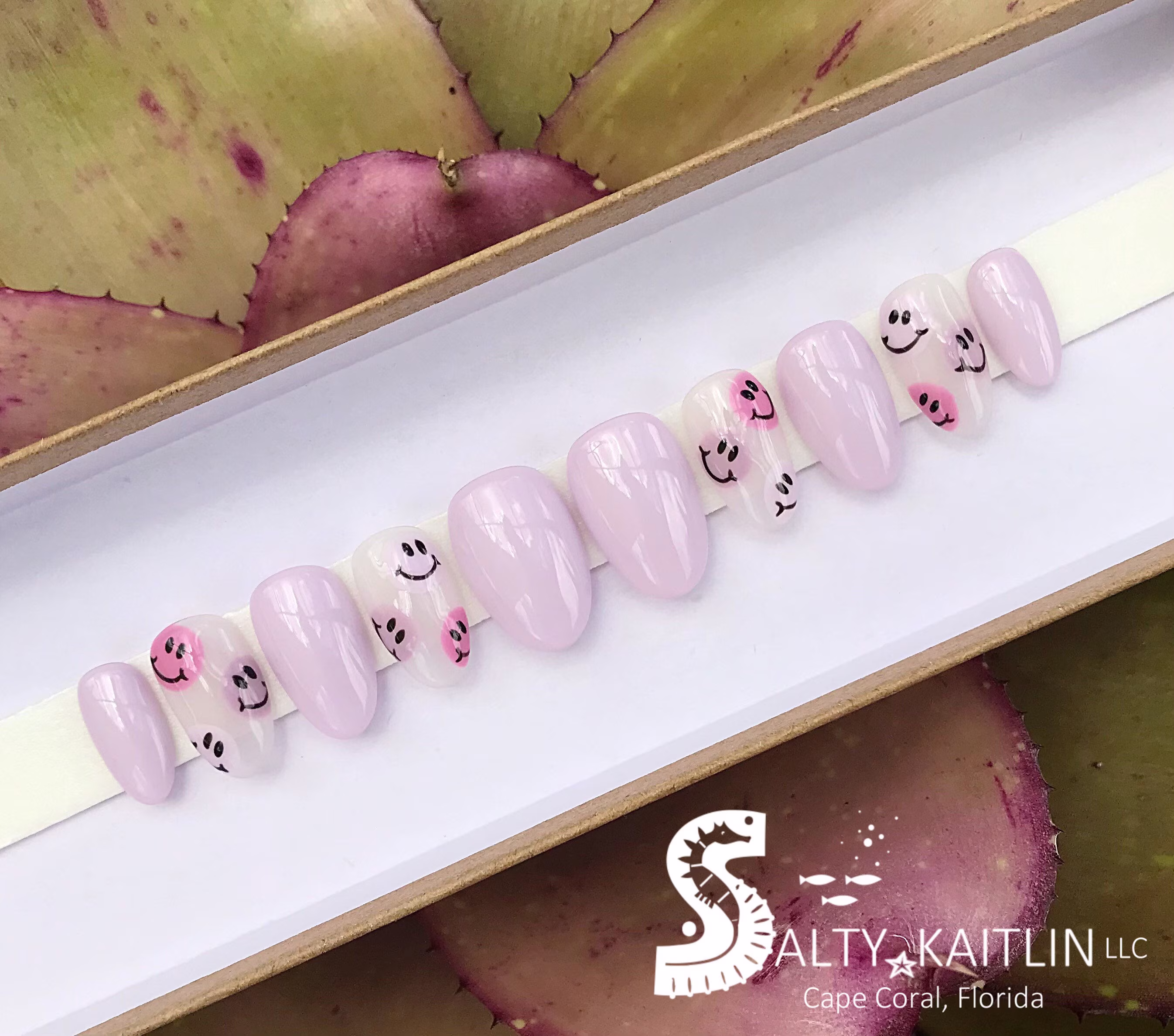 Put On A Happy Face Press Gel Nails