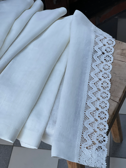 White Linen Table Runner With White Lace, Natural Runner, Vintage Laced, Linen Floral Ornament Lace