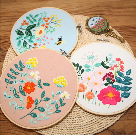 Floral Beginner Embroidery Kit-Modern Flower Plant & Bee Hand Full Kit-Diy Needlepoint Hoop Wall Art Kit-Gifr For Her