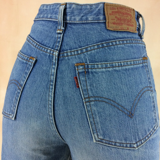 Size 25 Vintage Levis W626 Tiny Small Waist Jeans W25 L26 High Waisted Slim Fit Tapered Leg Girlfriends Rare Petite