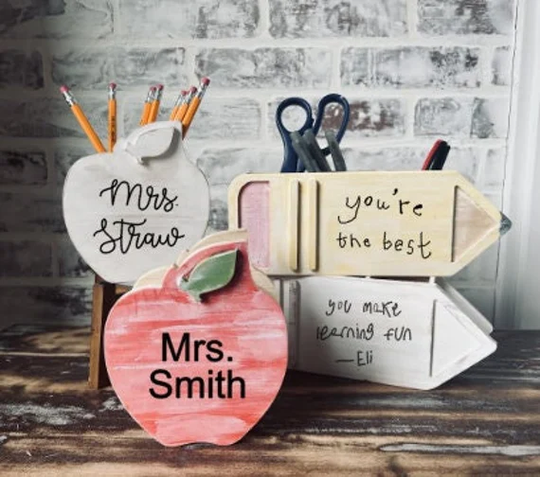 Laser Engraved Wooden Teacher Pencil Holder Apple Pen Marker Desk Decor Appreciation Shabby Custom