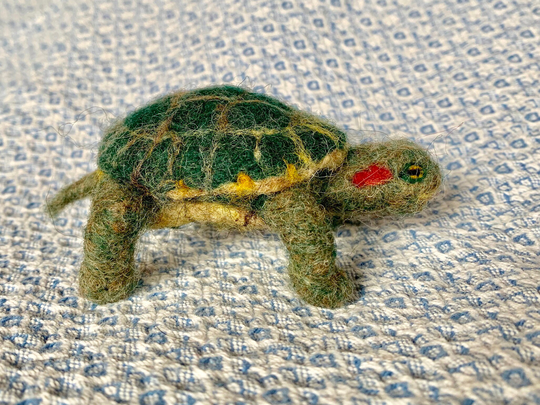 Kit Turtle Needle Felting For 2 Turtles Wool Green & Tan Cute Diy Fiber Art Felt Animal Needles Included