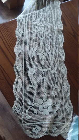Ecru Crocheted Table Runner W/Floral Design