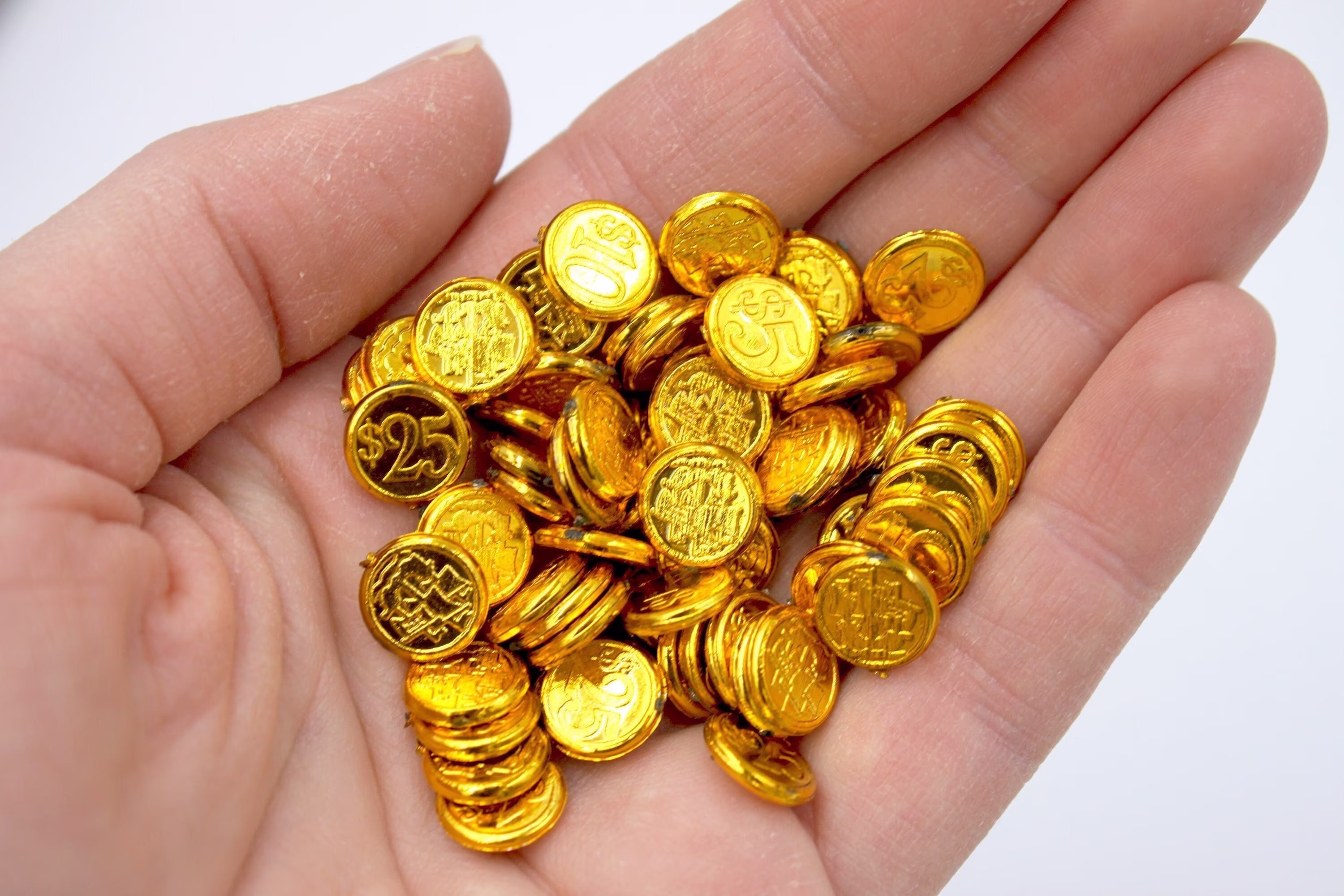 Gold Coins - Miniature 16 Scale 1 cm Tiny Doubloons St Patricks Day Leprechaun, Pirate Treasure 25, 50 Or 100 Pk Dollhouse Money