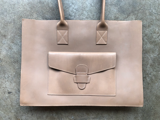 Perfect Thick Leather Smooth Simple Large Tote Work Office Bag Shoulder Purse Tan Khaki Beige Taupe Camel 1980S 80S 1970S 70S Vintage Laptop