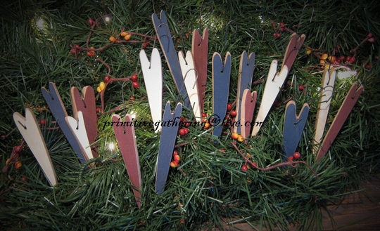 18 Pencil Wood Mini Americana Patriotic Red White Blue Hearts Primitive Ornies Ornaments Tuck